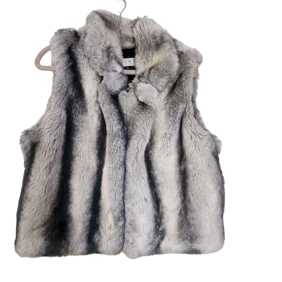 County Clothing Company Faux fur vest size XL - Picture 4 of 7